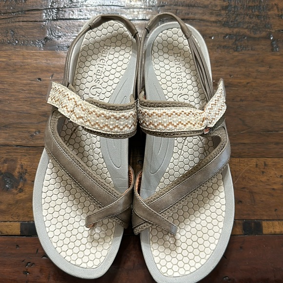 Baretraps women’s size 11 sandals - Picture 3 of 6